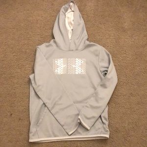Gray under armour hoodie unisex in great condition